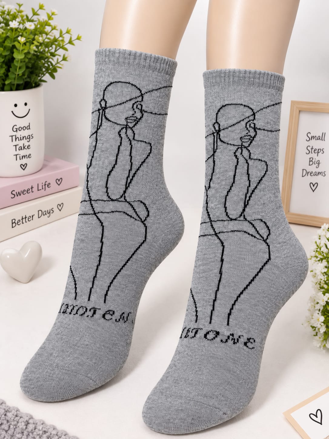 Pencil Contour Socks